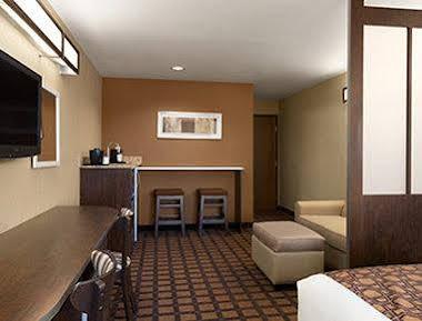 Microtel Inn & Suites By Wyndham Odessa Tx Εξωτερικό φωτογραφία